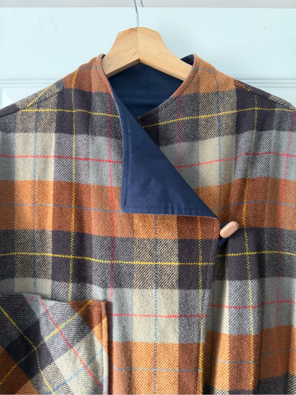 Vintage Eaton Women's Reversible Navy Coat with Plaid Woolen Lining Size M/L